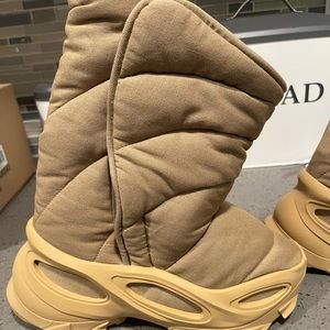 Yeezy nsltd boot khaki